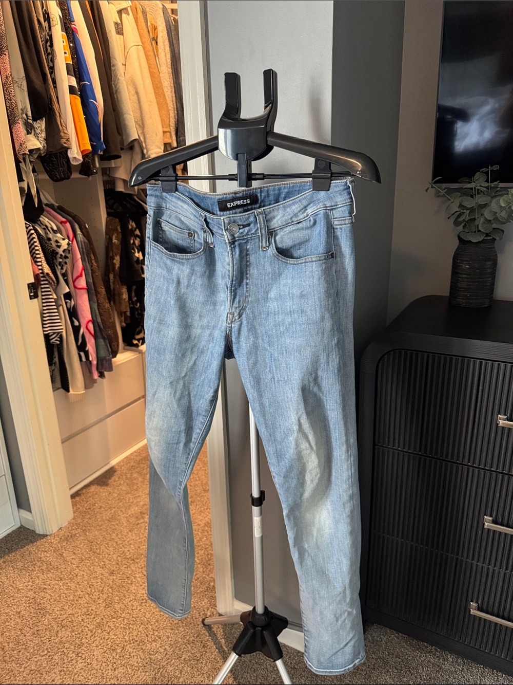 Express Men’s Light Wash Skinny Jeans